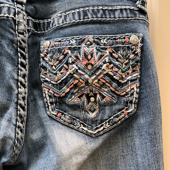 GraceInLa jeans worn only 4 times and in excellent condition inseam is 34 - Picture 3 of 3